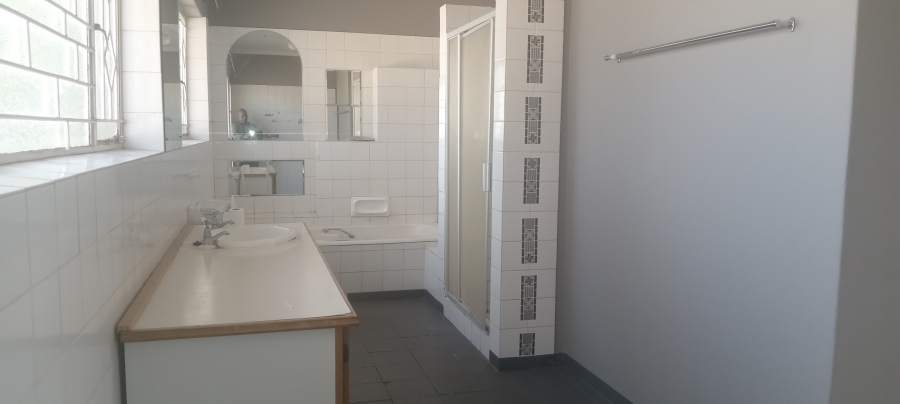 4 Bedroom Property for Sale in Neserhof North West